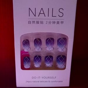 Press on nails